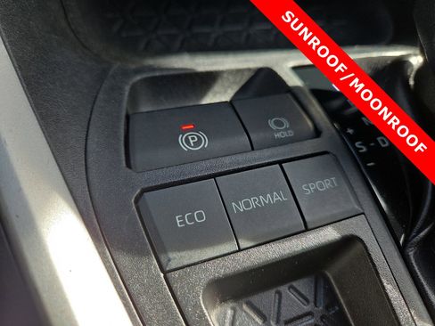 Used 2020 Toyota RAV4 XLE image 20