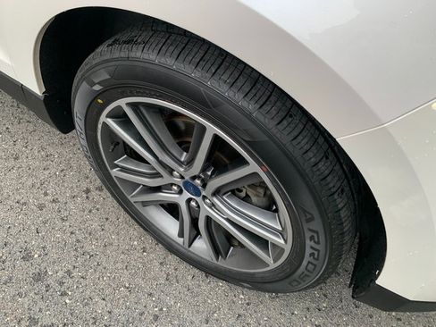 Certified 2019 Ford Edge Titanium w/ Cold Weather Package AWD/4WD image 9