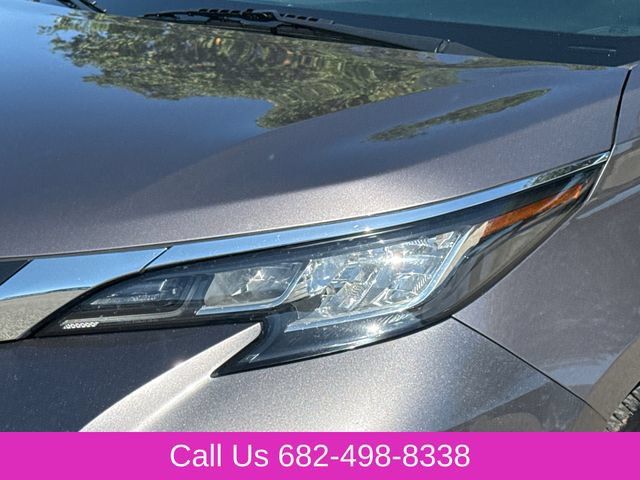 Used 2023 Toyota Sienna LE FWD image 4