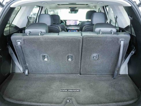 Used 2023 Hyundai Palisade SEL w/ Premium Package image 11