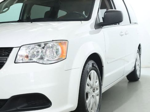Used 2016 Dodge Grand Caravan SE w/ Quick Order Package 29E SE FWD image 4