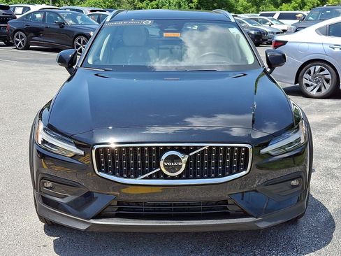 Certified 2023 Volvo V60 B5 Cross Country Ultimate AWD/4WD image 2