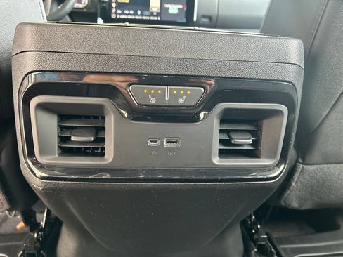 Used 2023 GMC Sierra 1500 AT4 w/ AT4 Premium Package AWD/4WD image 14