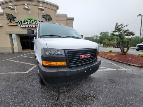 Used 2022 GMC Savana 2500 RWD image 6