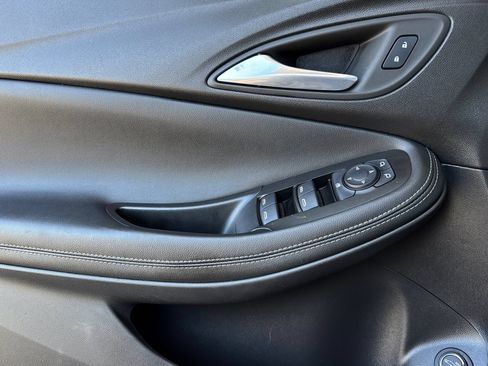 Used 2022 Buick Encore GX Select FWD image 11