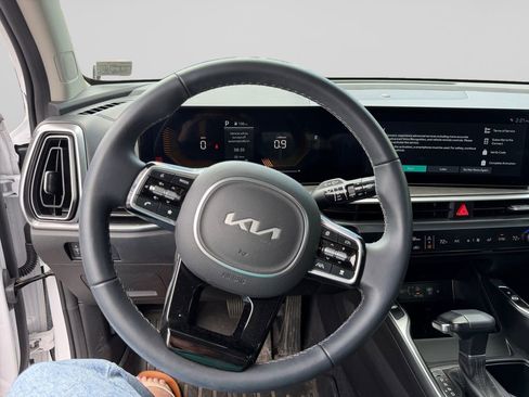 Certified 2025 Kia Sorento X-Line EX AWD/4WD image 13