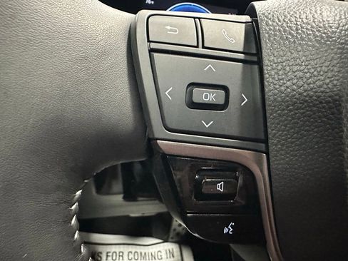 Used 2026 Toyota Camry SE FWD image 19