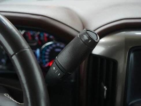 Used 2018 Chevrolet Silverado 1500 High Country image 22