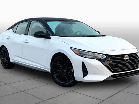 Used 2025 Nissan Sentra SR w/ Midnight Edition FWD image 3