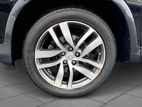 Used 2017 Honda Pilot Touring image 11