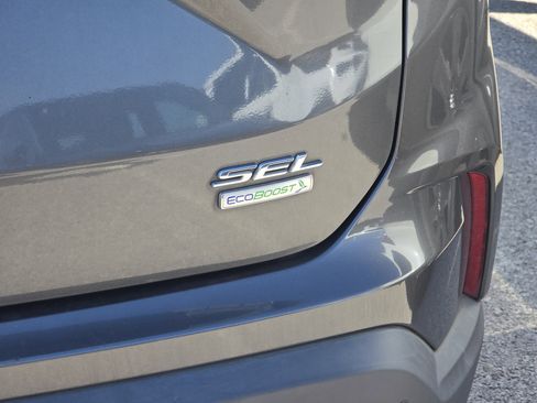 Used 2019 Ford Edge SEL w/ Equipment Group 201A image 4