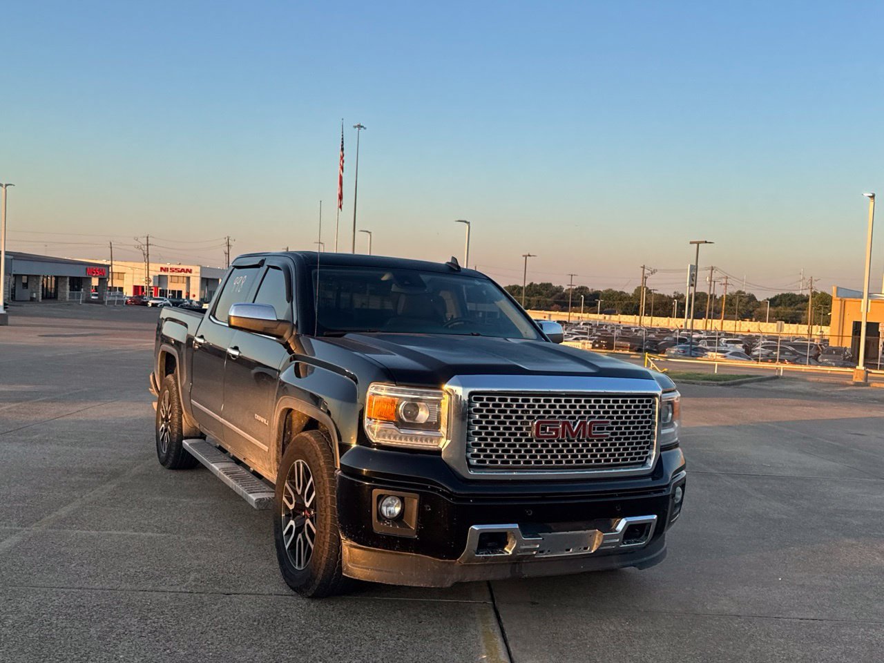 Used 2015 GMC Sierra 1500 Denali w/ Driver Alert Package RWD image 4