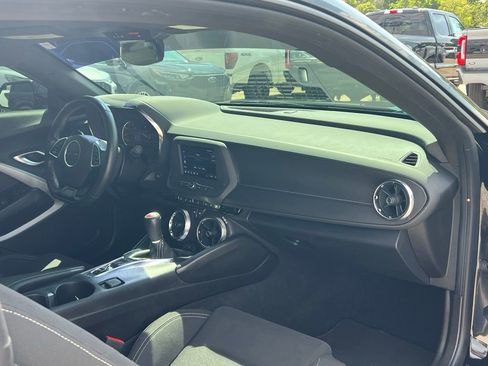 Used 2022 Chevrolet Camaro LT image 18