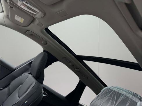 New 2026 Volvo XC60 T8 Plus w/ Protection Package Premier AWD/4WD image 18
