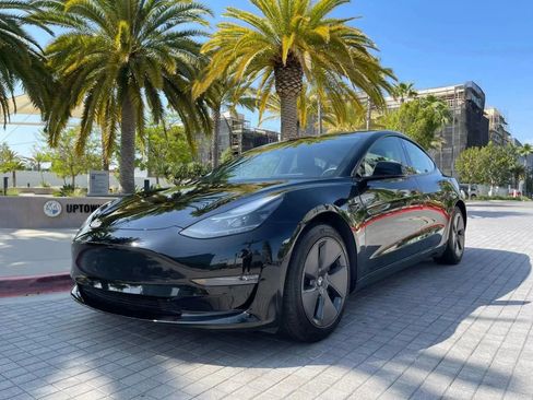 Used 2023 Tesla Model 3 Standard Range RWD image 2