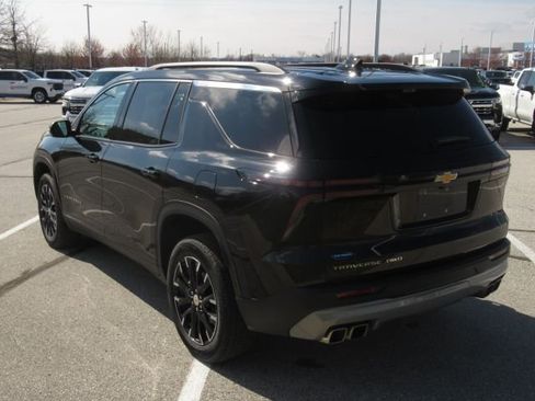 Used 2026 Chevrolet Traverse LT w/ Sun and Wheel Package image 2