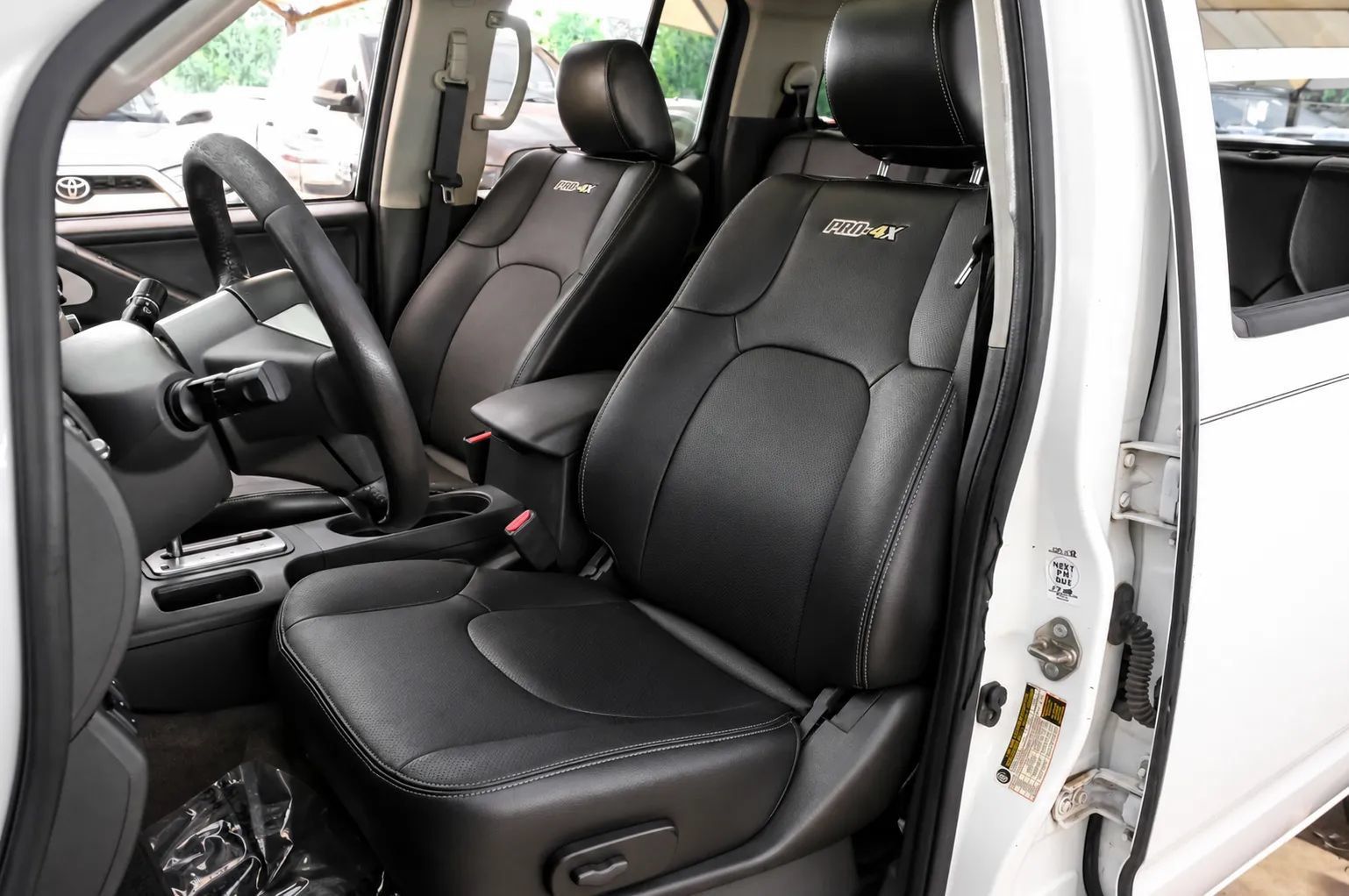 Used 2016 Nissan Frontier PRO-4X w/ Pro-4x Luxury Package AWD/4WD image 35