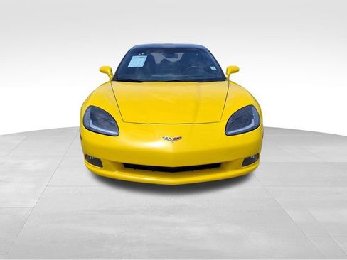 Used 2007 Chevrolet Corvette Coupe w/ Preferred Equipment Group RWD image 2