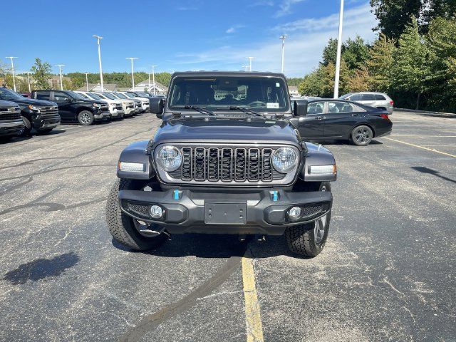 Used 2024 Jeep Wrangler Unlimited w/ Convenience Group AWD/4WD image 30