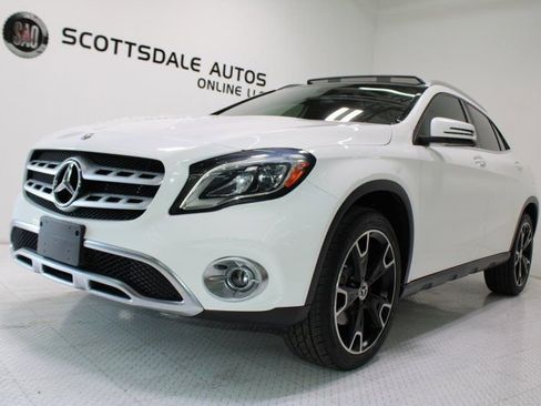 Used 2019 Mercedes-Benz GLA 250 4MATIC w/ Premium Package image 1