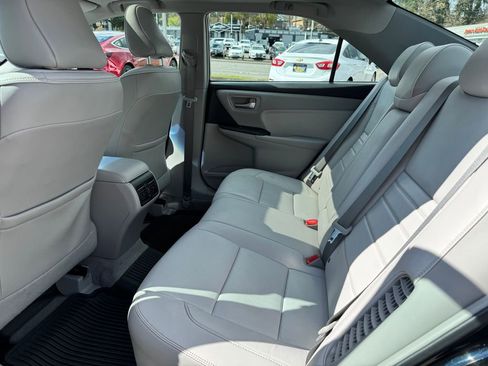 Used 2016 Toyota Camry XLE w/ Moonroof Package image 17