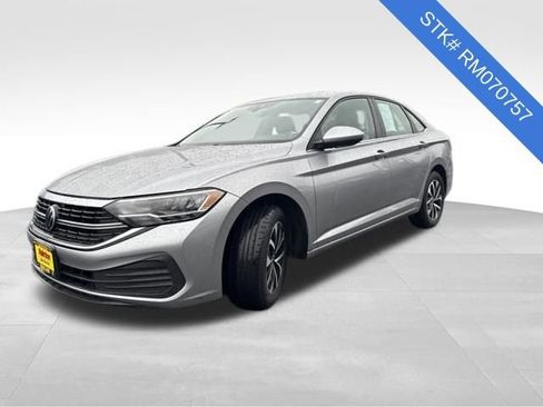 Used 2024 Volkswagen Jetta S image 3