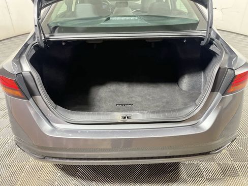 Used 2024 Nissan Altima 2.5 SV image 18