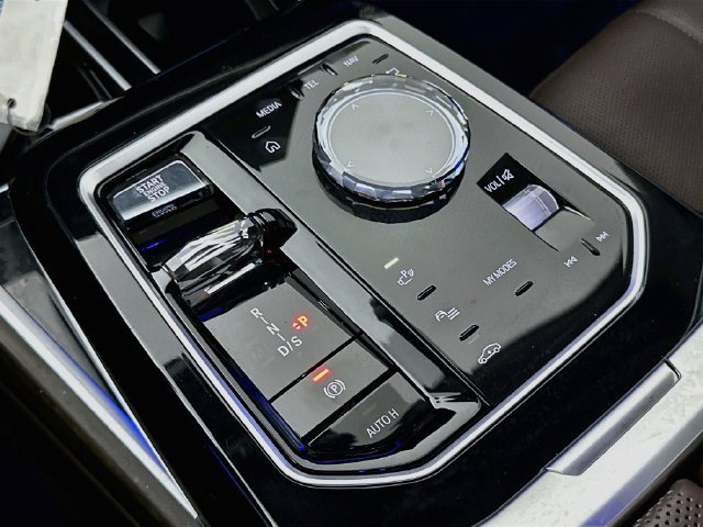 Used 2024 BMW 760i xDrive w/ Executive Package AWD/4WD image 17
