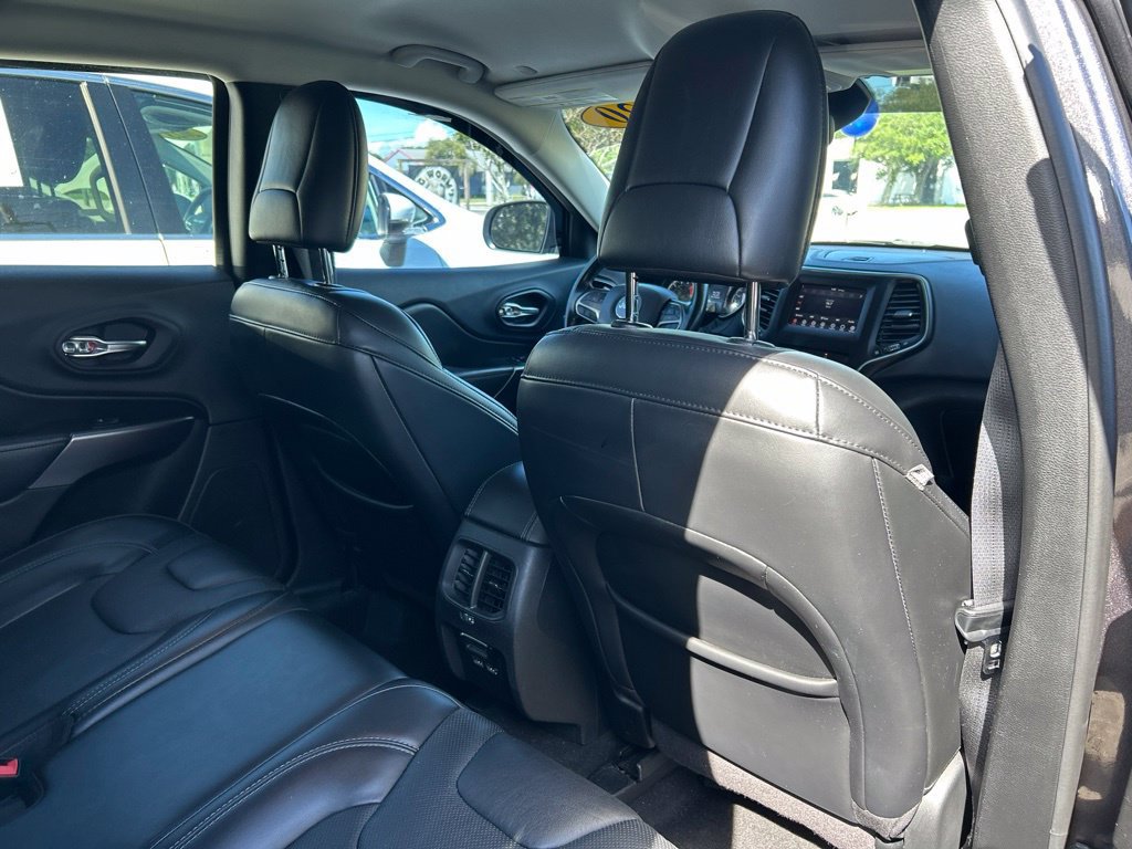 Used 2020 Jeep Cherokee Latitude Lux w/ Quick Order Package 26H Lux FWD image 45