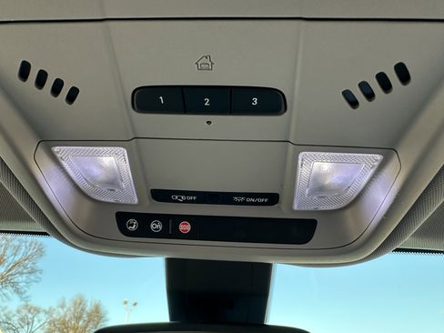 Used 2019 Chevrolet Equinox Premier image 50