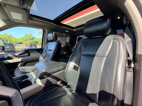 Used 2019 Ford F250 Lariat w/ Lariat Ultimate Package image 33