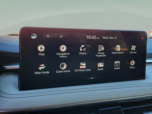 Used 2025 Genesis G70 2.5T image 26