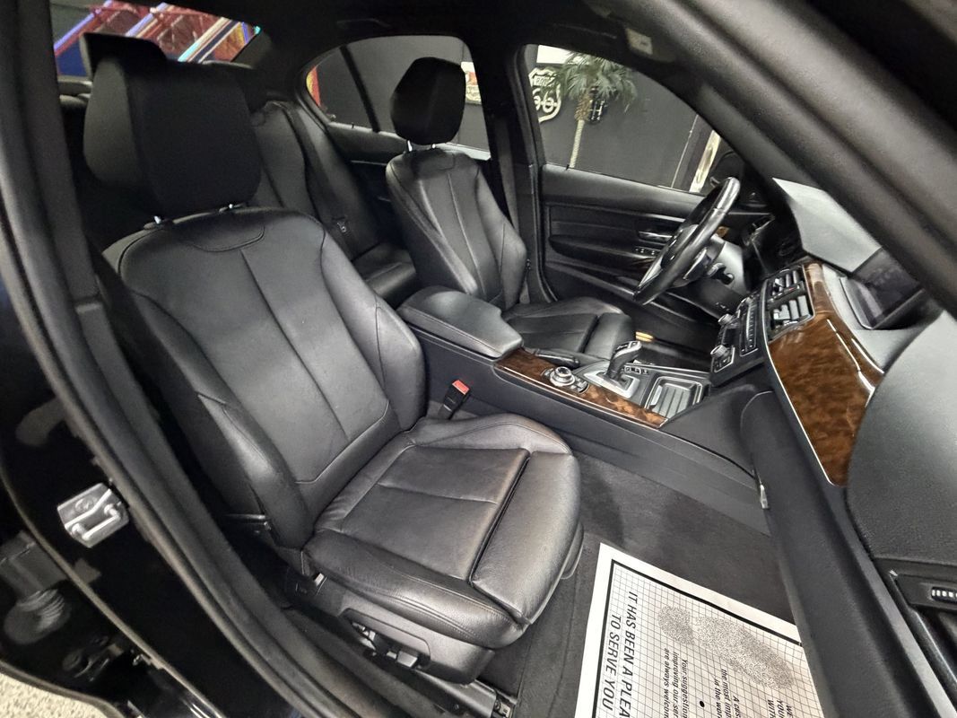 Used 2013 BMW 335i xDrive Sedan AWD/4WD image 21