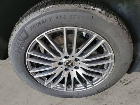 Used 2025 Mercedes-Benz GLC 300 4MATIC image 12