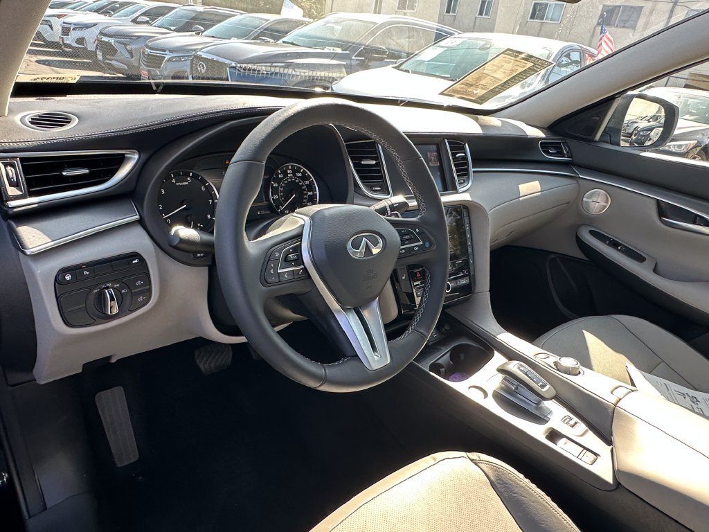 Used 2023 INFINITI QX50 Luxe FWD image 13