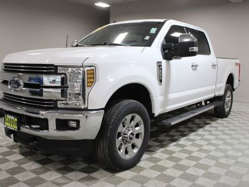 Used 2019 Ford F250 Lariat w/ Chrome Package image 7