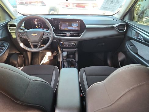 Used 2024 Chevrolet TrailBlazer LS w/ LS Convenience Package image 11