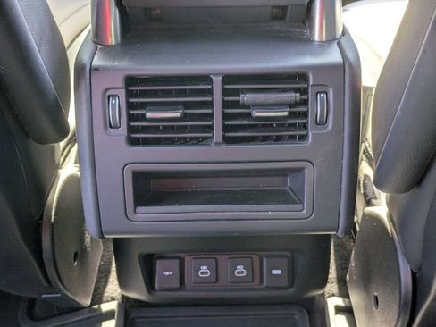 Used 2022 Land Rover Discovery S R-Dynamic image 30