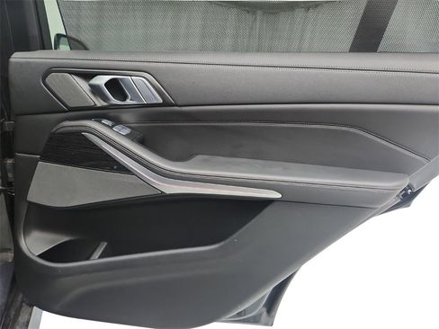 Used 2020 BMW X7 M50i image 32