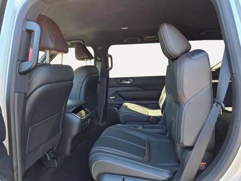 New 2025 Nissan Armada SL w/ Captain's Chari Seat Package AWD/4WD image 12