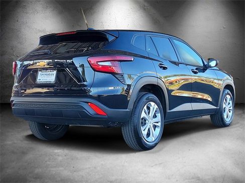 Used 2025 Chevrolet Trax LS image 3