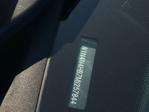 Used 2021 Mercedes-Benz GLA 250 4MATIC image 40