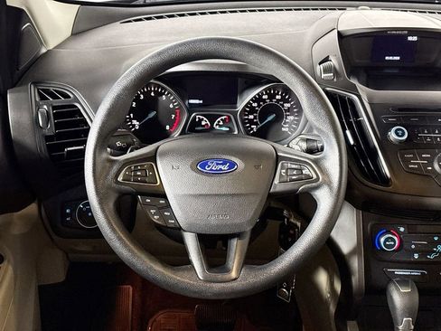 Used 2017 Ford Escape SE image 13