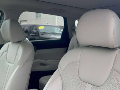 Used 2023 Kia Sorento S w/ Panoramic Sunroof Package AWD/4WD image 19