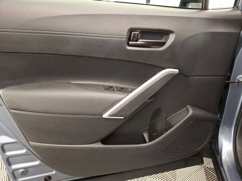 Certified 2023 Toyota Corolla Cross LE AWD/4WD image 2