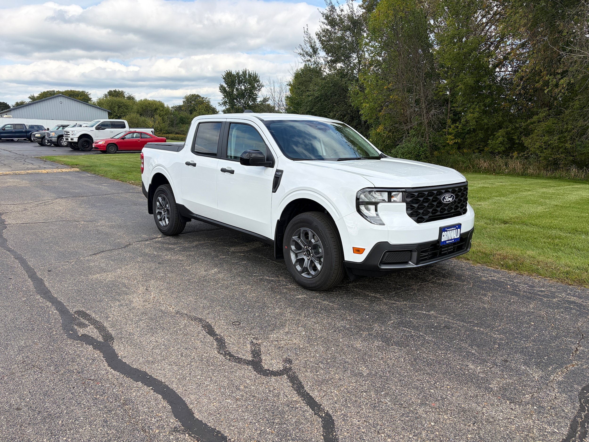 New 2026 Ford Maverick XLT w/ XLT Luxury Package FWD image 4
