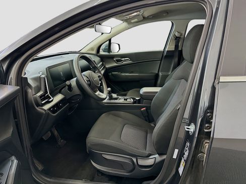 Used 2025 Kia Sportage LX image 13