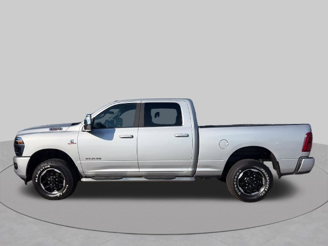 Used 2026 RAM 2500 Laramie AWD/4WD image 2
