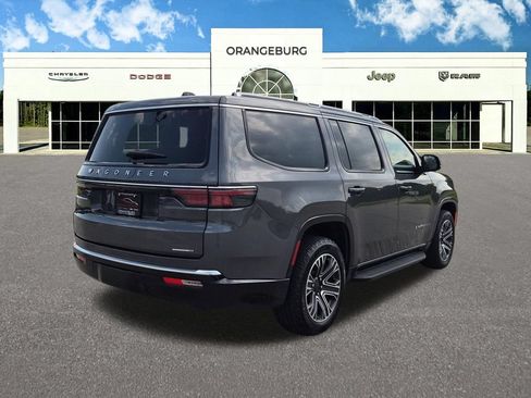 Used 2024 Jeep Wagoneer Series II AWD/4WD image 10