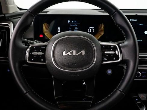 Certified 2025 Kia Sorento S image 10